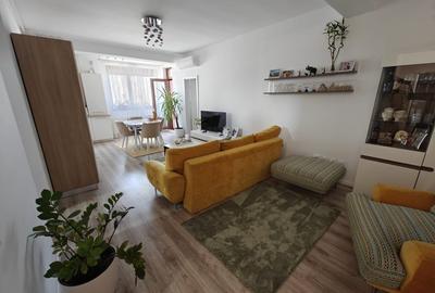 Apartament cu 3 camere decomandat, mobilat în Tomis Nord