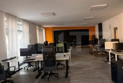 Birou, de 332.26000976563 mp, în Central