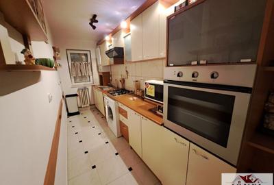 Apartament cu 4 camere semidecomandat, mobilat în Cugir - 6
