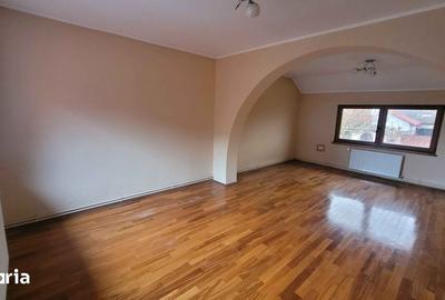 Casă cu Teren 2001 Mp în Central - 17