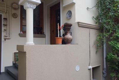 Apartament cu 2 camere, mobilat în Central