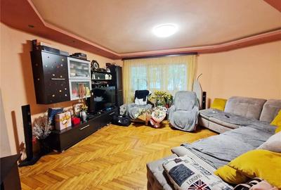 Apartament cu 3 camere semidecomandat, mobilat în Soarelui