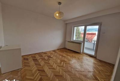 Apartament cu 3 camere decomandat în Tei - 2