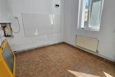 Spațiu comercial, de 35 mp, în Astra - 5