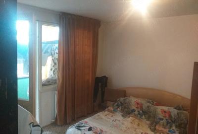 Apartament cu 3 camere decomandat în Apusului - 2