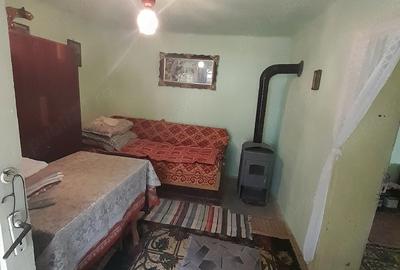 Casă cu 4 camere cu Teren 1000 Mp în Șoimuș