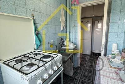 Apartament cu 2 camere decomandat în Berceni