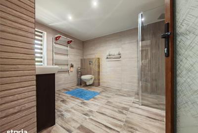 Casă cu 6 camere cu Teren 3350 Mp în Hemeiuș