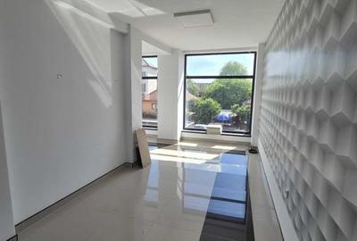 Spațiu comercial, de 225 mp, în Exterior Vest