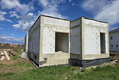 Casă cu 5 camere cu Teren 547 Mp în Central - 2