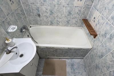 Apartament cu 3 camere decomandat în Grivița