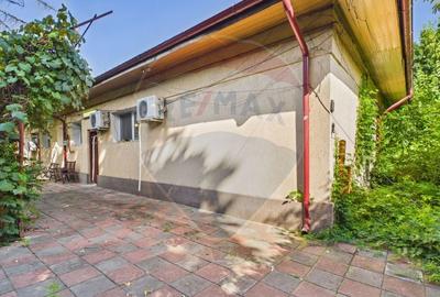 Casă cu 5 camere cu Teren 700 Mp în 13 Septembrie - 25