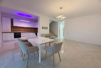 Duplex cu 5 camere cu Canalizare în Dumbrăvița