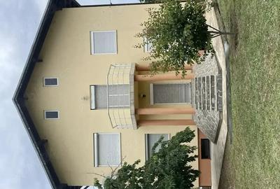 Casă cu 6 camere în Central