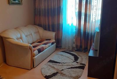 Apartament cu 3 camere decomandat în Ostroveni
