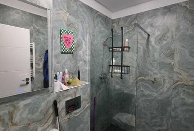 Apartament cu 4 camere decomandat în Parcul Carol
