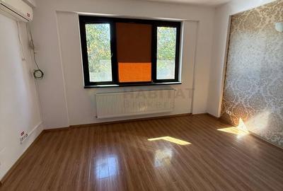 Apartament cu 3 camere semidecomandat în Jiului - 1