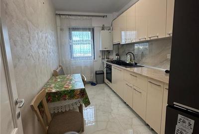 Apartament cu 2 camere decomandat în Galata