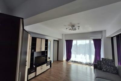Apartament cu 2 camere decomandat, mobilat în Central