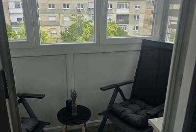 Apartament cu 3 camere decomandat în Micro 16