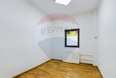Casă cu 5 camere cu Canalizare în Eroii Revoluției - 7