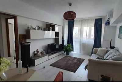 Apartament cu 3 camere semidecomandat în Vitan