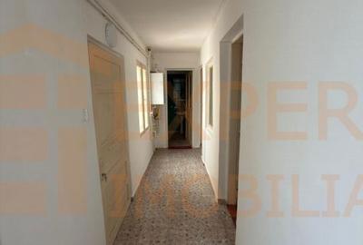 Casă cu 4 camere cu Canalizare în Central - 7