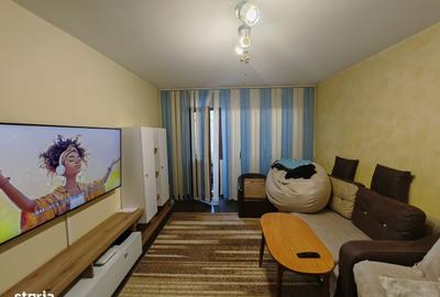 Apartament cu 3 camere decomandat în Cornișa