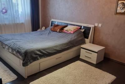 Apartament cu 2 camere decomandat, mobilat în Sud