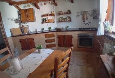 Apartament cu 4 camere decomandat în Est