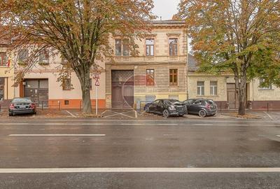 Apartament cu 2 camere semidecomandat, mobilat în Centrul Istoric
