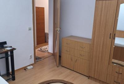Apartament cu 3 camere semidecomandat în Central - 3