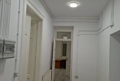 Birou, de 140 mp, în P-ța Unirii - 13