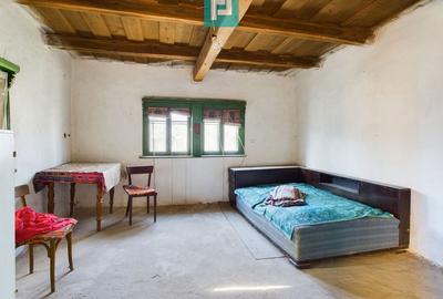 Casă cu 2 camere cu Teren 2334 Mp în Tauț - 5