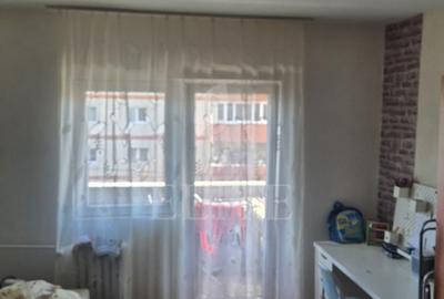 Apartament cu 3 camere semidecomandat în Grigorescu