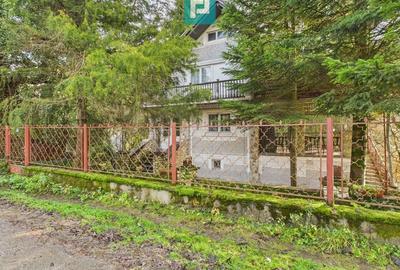 Casă cu Teren 8163 Mp în Roșia - 2