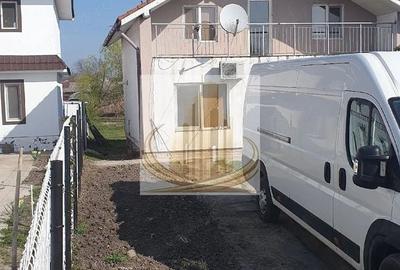 Casă individuală cu 4 camere cu Canalizare în Sânandrei