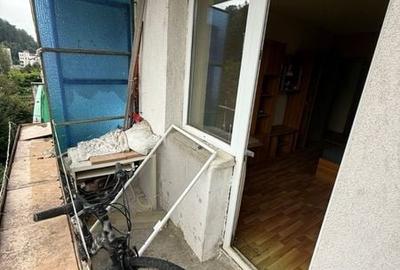 Apartament cu 3 camere, mobilat în Sud