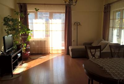 Apartament cu 3 camere decomandat, mobilat în 1 Mai
