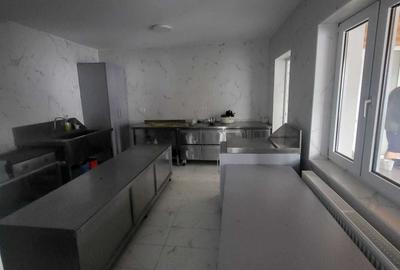 Spațiu comercial, de 438 mp, în Central - 6