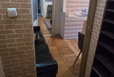 Apartament cu 2 camere semidecomandat în Soarelui