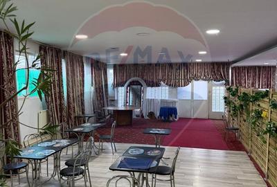 Casă cu 8 camere cu Teren 462 Mp în Central