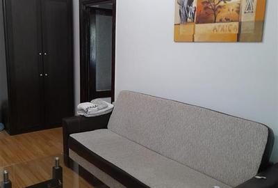 Apartament cu 2 camere semidecomandat, mobilat în Podu Roș