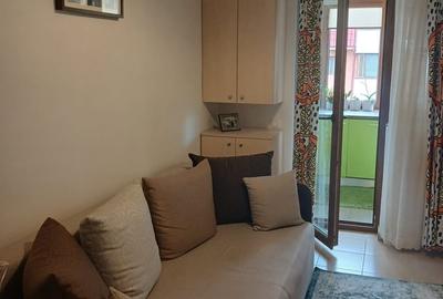 Apartament cu 3 camere decomandat în Olteni - 8