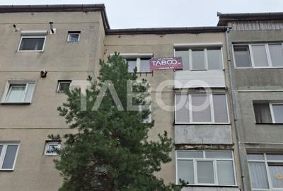 Apartament cu 2 camere nedecomandat, mobilat în Vasile Aaron