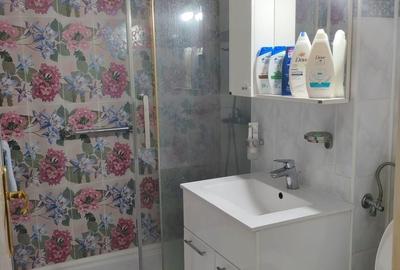 Apartament cu 4 camere în Drumul Taberei