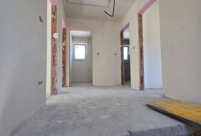 Casă cu 3 camere cu Teren 400 Mp în Central