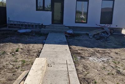 Casă cu 3 camere cu Teren 385 Mp în Central - 2