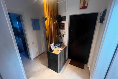 Apartament cu 3 camere decomandat în Apărătorii Patriei - 2