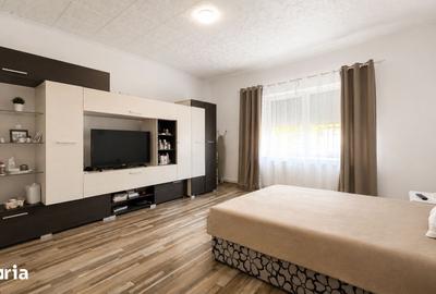 Casă cu 4 camere cu Teren 1382 Mp în Central